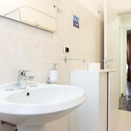 Re Lear - 4 Bedrooms דירה