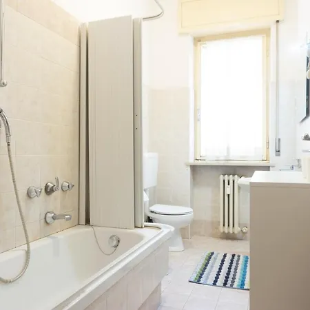 Re Lear - 4 Bedrooms דירה