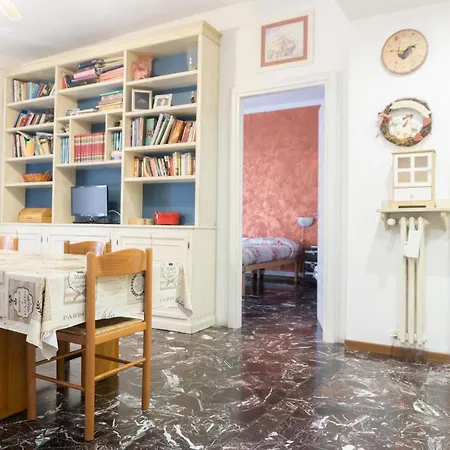 Re Lear - 4 Bedrooms דירה