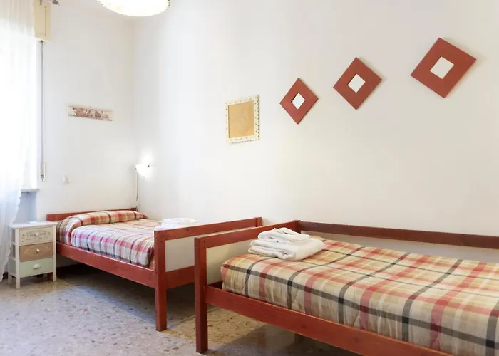 Re Lear - 4 Bedrooms