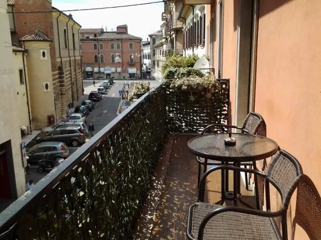 Re Lear - 4 Bedrooms *