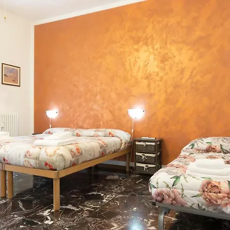 Re Lear - 4 Bedrooms *